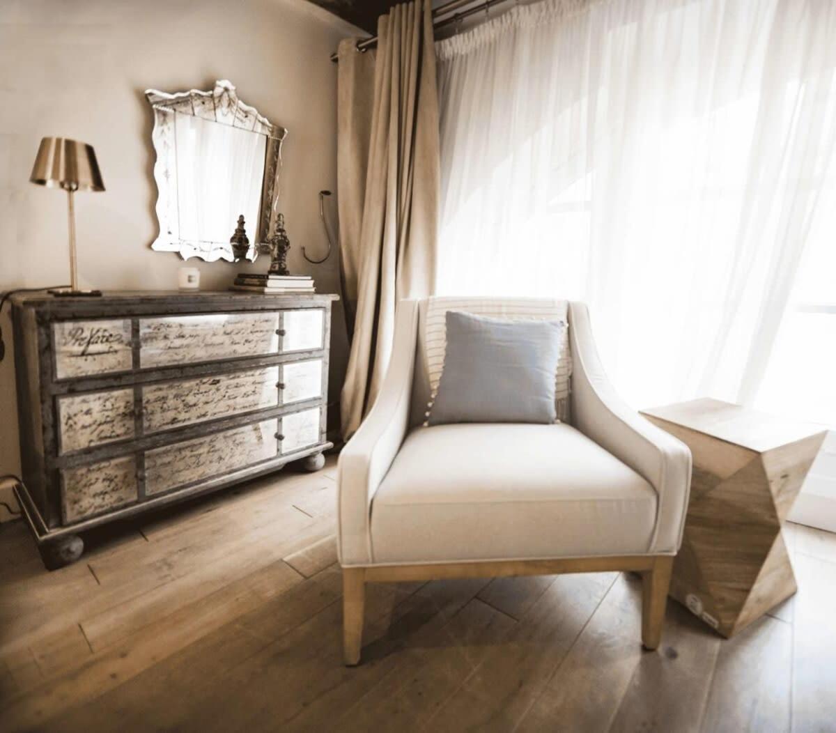 Classy Bourgeois - Chic 2 Bedroom In Le Marais Parigi